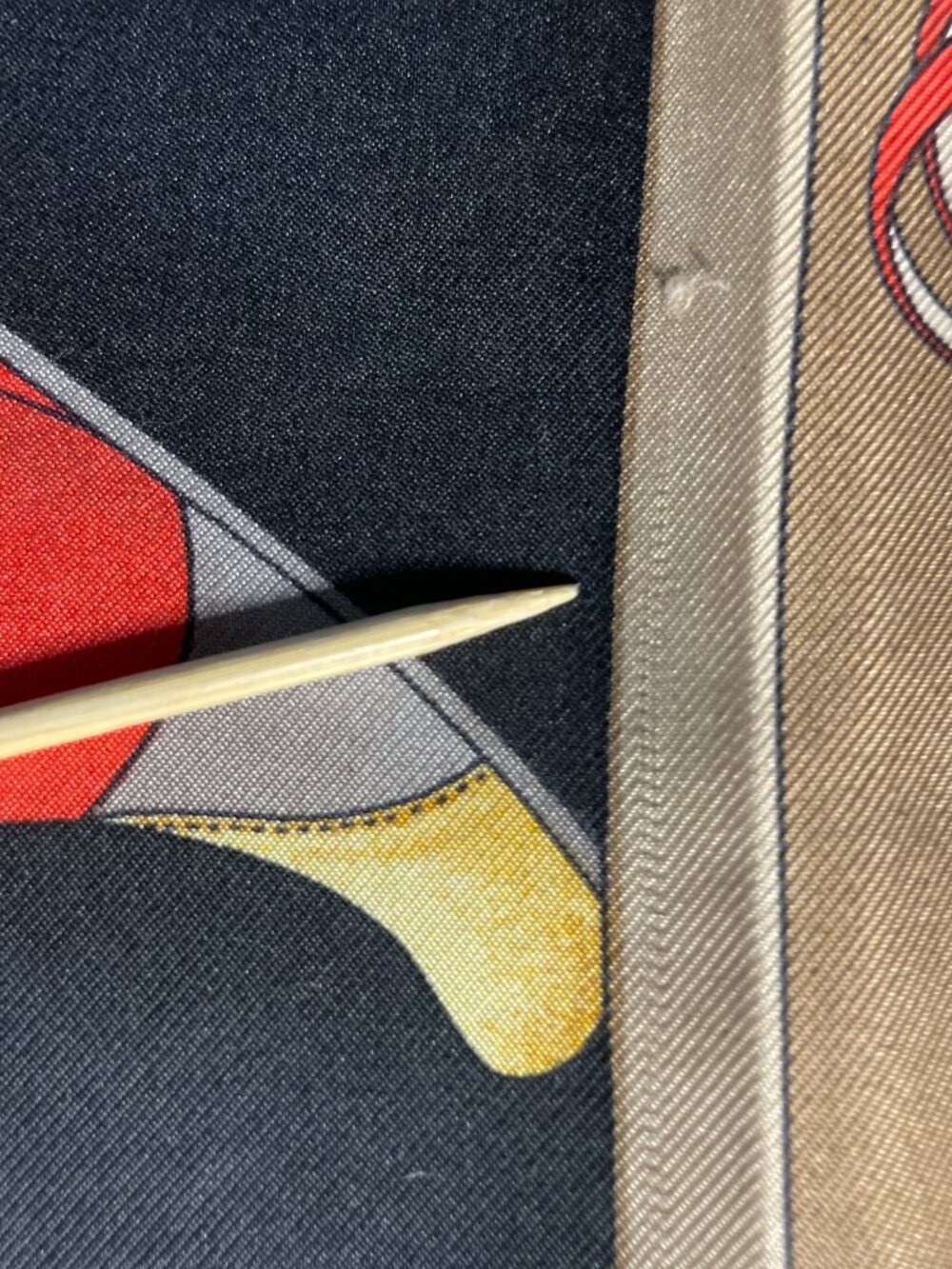 Vintage Salvatore Ferragamo Silk Scarf – Iconic Shoe Print - Picture 16 of 16